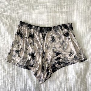 Aerie size M B&W Tie-Dye Flowy Pajama Shorts